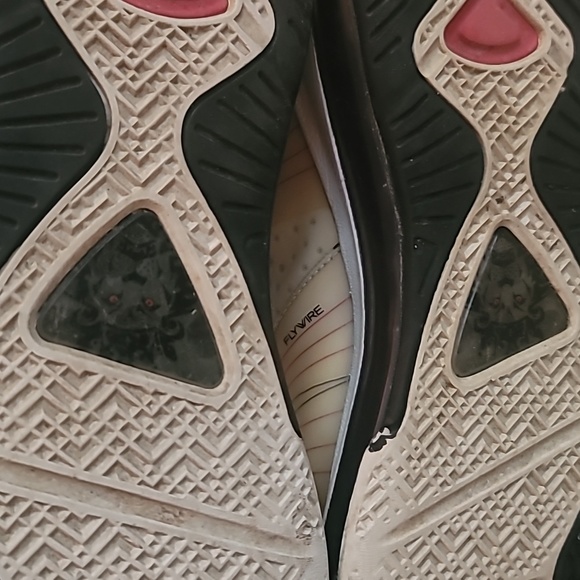 Nike LeBron James 828 - Picture 5 of 9